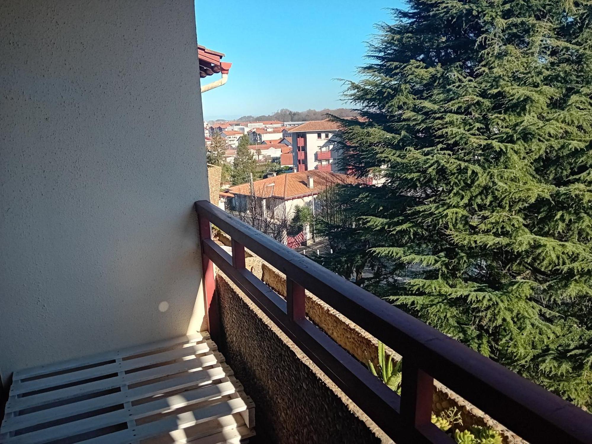 Moderne A Hendaye, Proche Commerces, Salon Lumineux, Terrasse Et Parking Prive - Fr-1-239-1019 * Hendaye